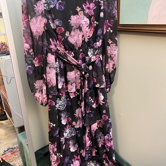 Beautifully dark floral moody maxi size med - Picture 6 of 7